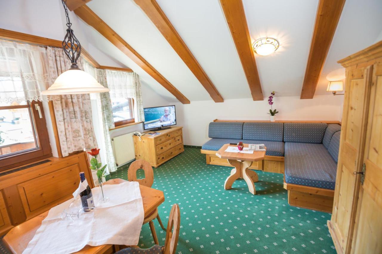 Flat Otel Seefeld in Tirol Oda fotoğraf
