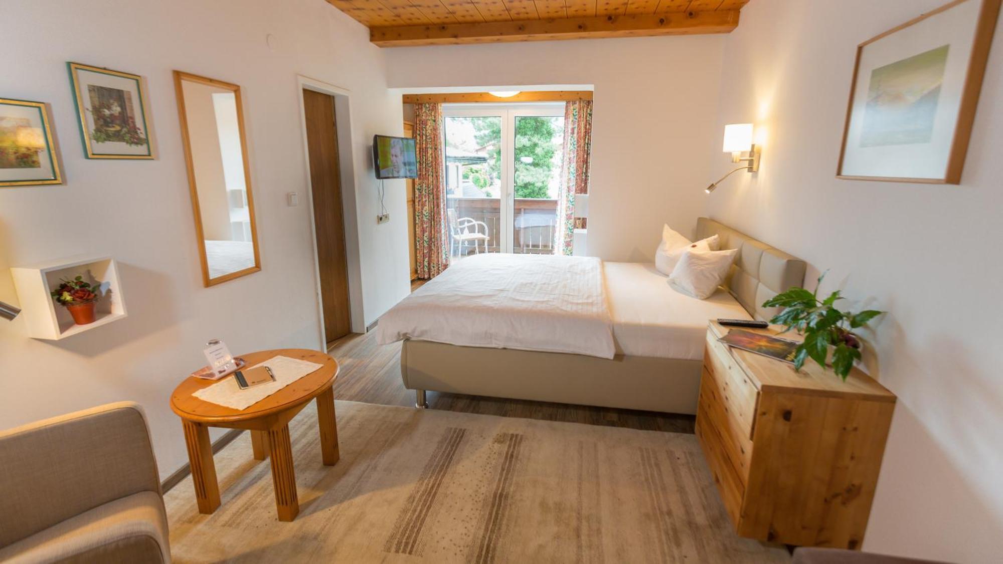 Flat Otel Seefeld in Tirol Oda fotoğraf